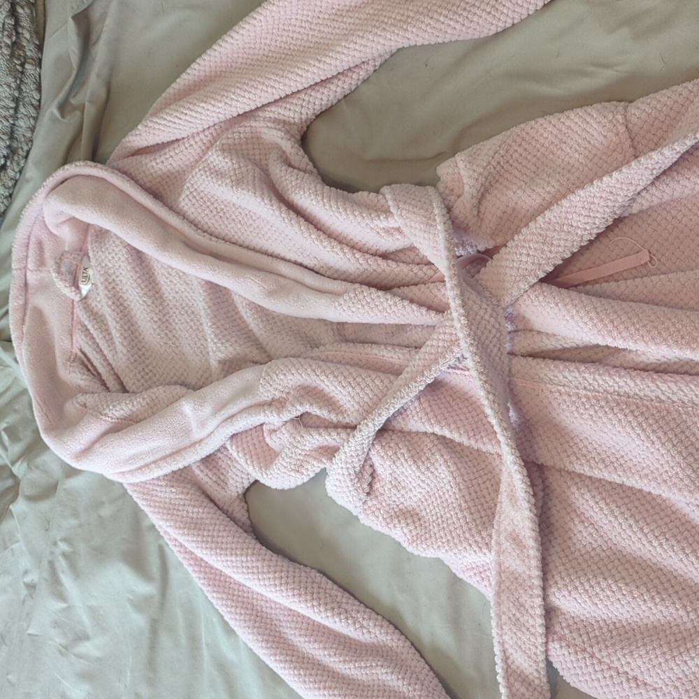 Ulta Beauty Soft Pink Textured Robe